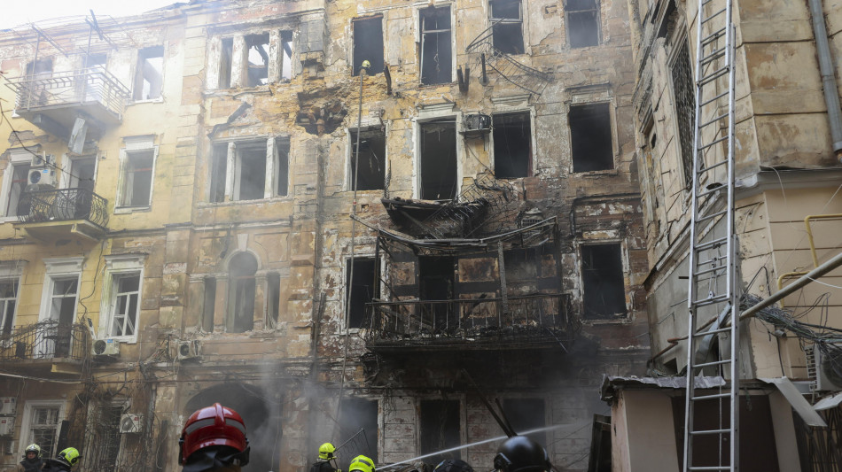 Media, un morto e tre feriti in un raid russo a Odessa