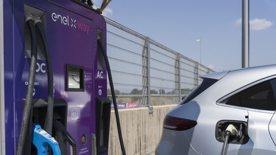 Agcm multa Enel X e Enel X Way per abuso posizione ricariche