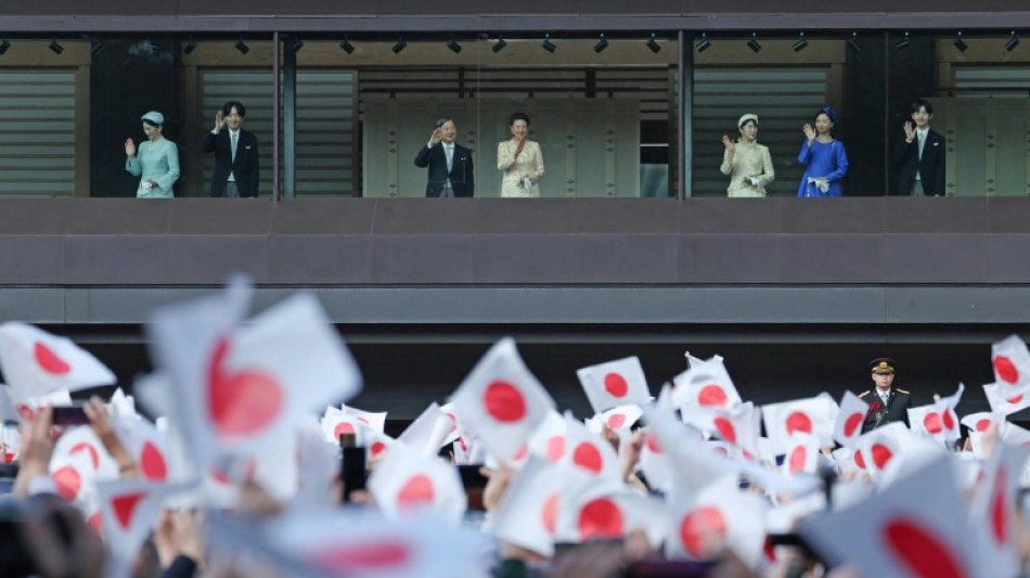 Japan PM opposes changing male-only imperial succession