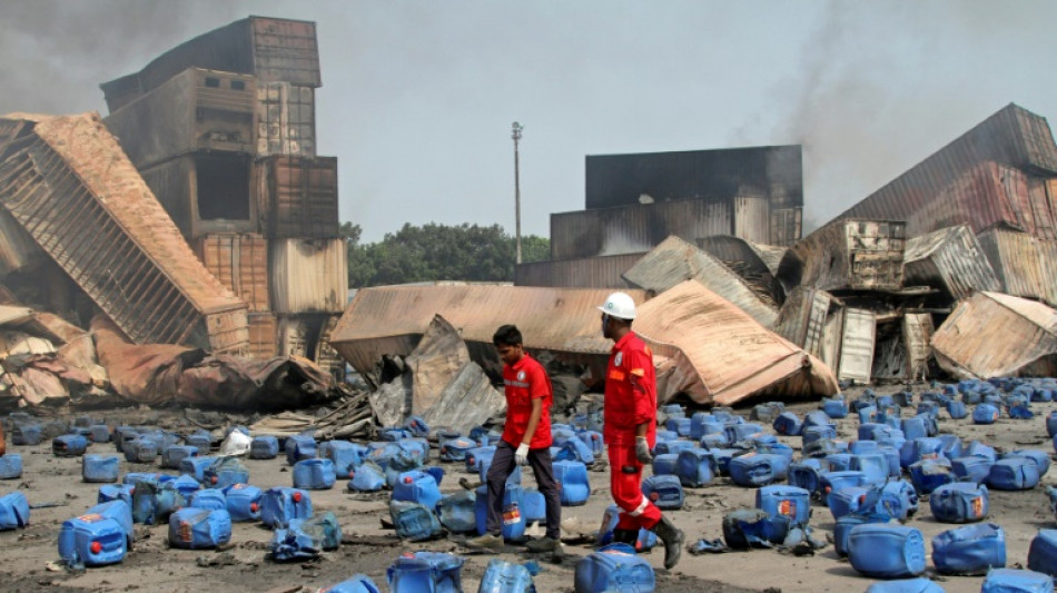 Explosion meurtri&egrave;re au Bangladesh: les autorit&eacute;s tentent d'identifier les victimes