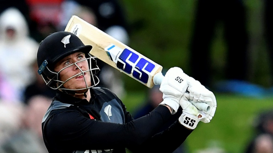 Allen smacks six sixes as New Zealand power past Pakistan