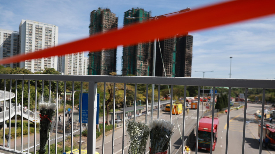 Tre giorni lutto a Hong Kong, 128 i morti nel rogo