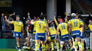Raka hat-trick helps Clermont past Lyon