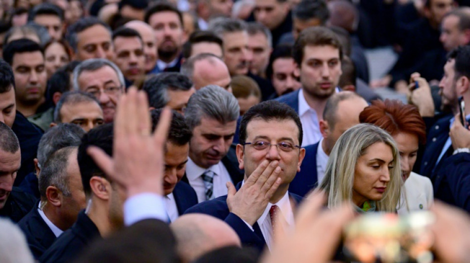 Zehntausende demonstrieren in Istanbul nach Urteil gegen B&uuml;rgermeister