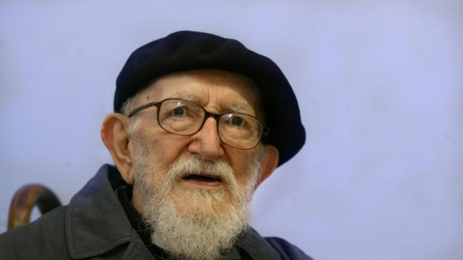 Nuevas acusaciones de agresi&oacute;n sexual contra el difunto abate Pierre, icono de la caridad en Francia