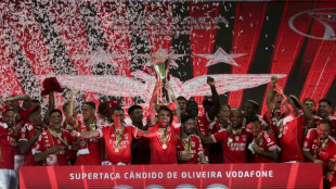 Benfica vence Porto (2-0) e conquista sua nona Superta&ccedil;a de Portugal