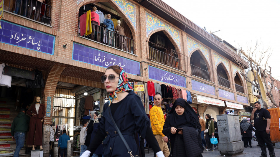 Media, la polizia nelle universit&agrave; in Iran per reprimere proteste