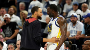 Timberwolves investigam torcedor por comentários racistas contra Draymond Green