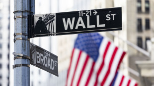 Wall Street apre debole, Dj -0,03%, Nasdaq -0,62%