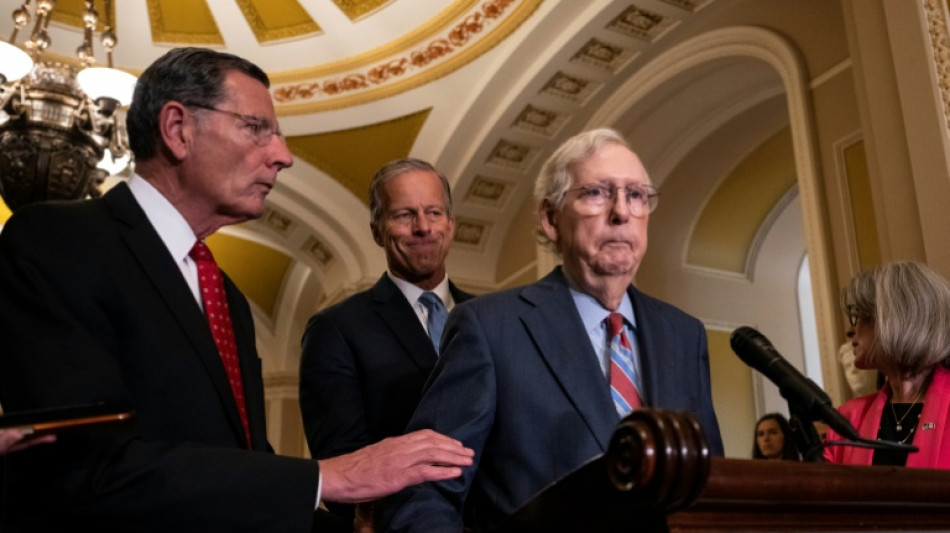 Senador republicano de EEUU McConnell se queda paralizado en plena declaraci&oacute;n