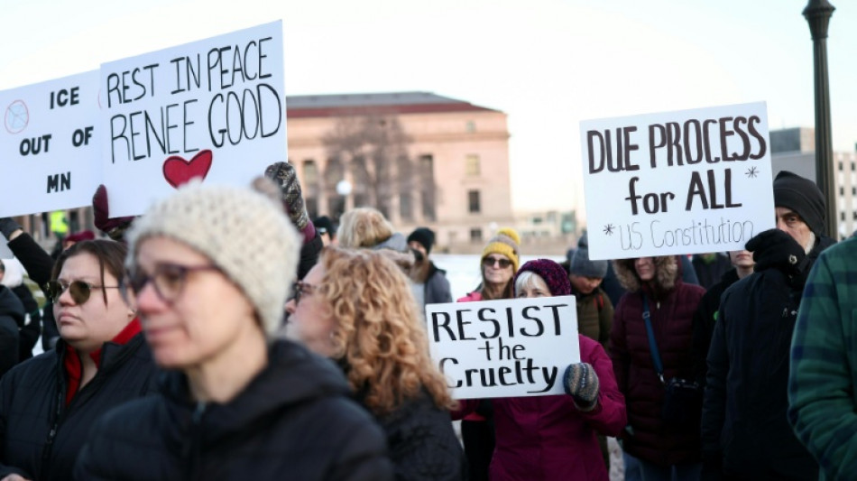 EUA registra fim de semana de protestos ap&oacute;s morte de mulher por agente migrat&oacute;rio