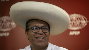 Candidato de esquerda S&aacute;nchez lan&ccedil;a campanha para 2&ordm; turno no Peru antes de resultados finais do 1&ordm;