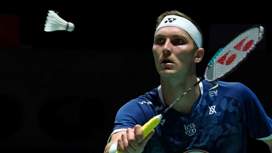 Axelsen survives scare to advance to Japan Open semis
