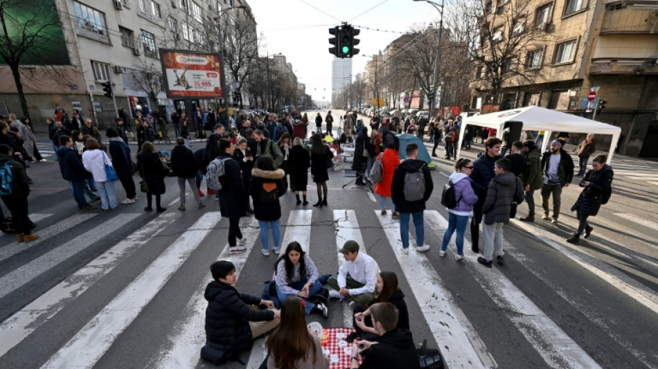 Stra&szlig;enblockade in Belgrad aus Protest gegen mutma&szlig;lichen Wahlbetrug
