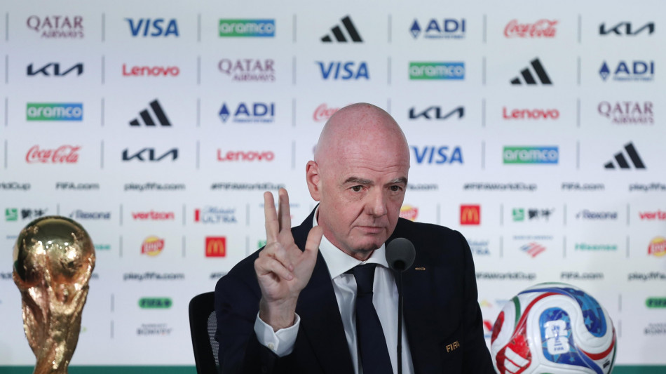 Retromarcia di Infantino, stop al Mondiale aperto a capitali privati