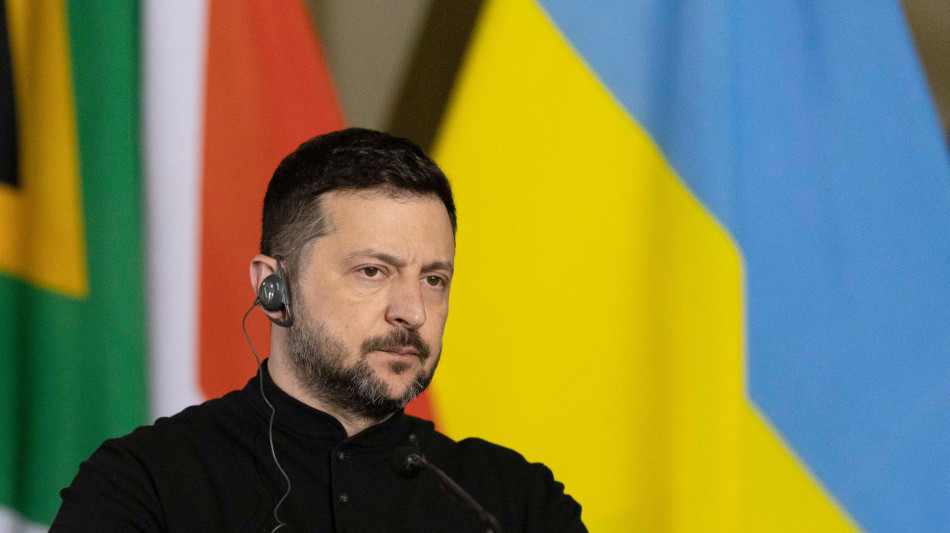 Trump, 'penso che Zelensky sia pronto a cedere la Crimea'
