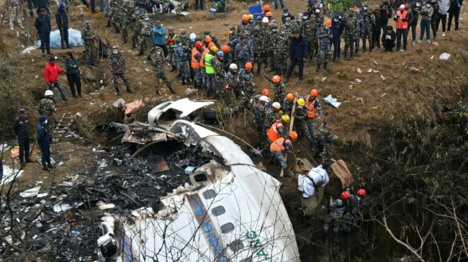 Accident d'avion au N&eacute;pal: d&eacute;but de la restitution des corps des victimes aux familles