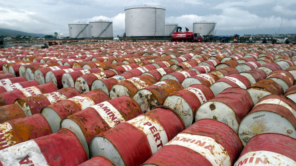 Prezzo petrolio in aumento, Wti scambiato a 59,40 dollari