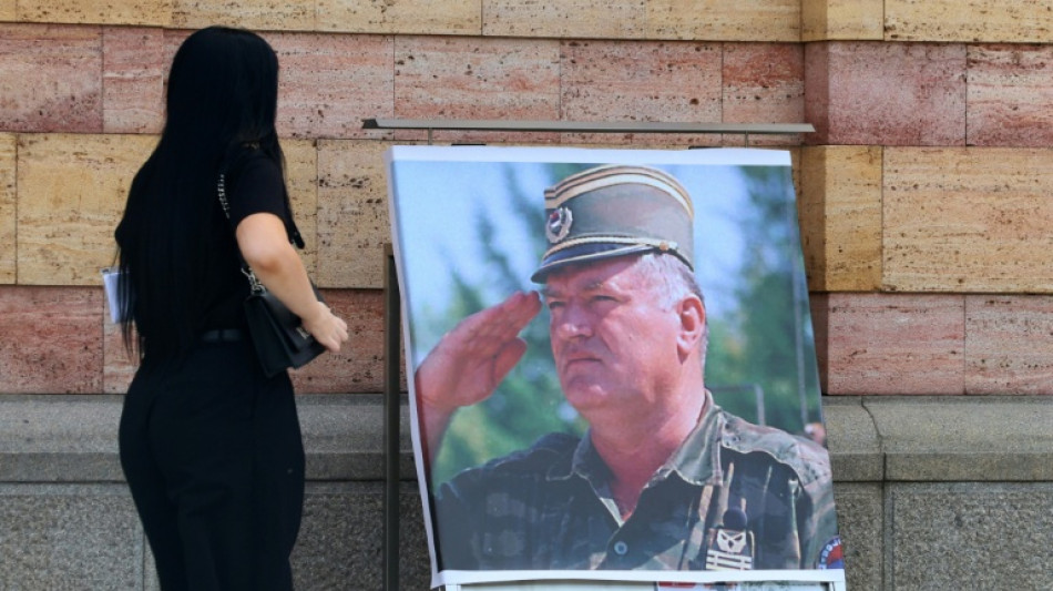 Leiche von Kriegsverbrecher Mladic in Serbien eingetroffen