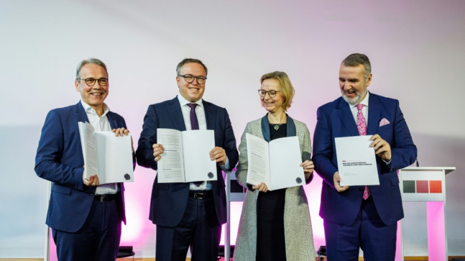 Ein "Ruck" f&uuml;r Th&uuml;ringen: CDU, SPD und BSW pr&auml;sentieren Koalitionsvertrag