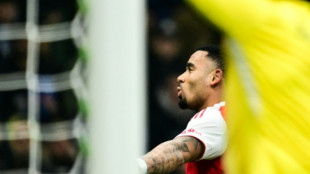 Arsenal tenta afastar press&atilde;o em sua luta para conquistar a Premier League ap&oacute;s 22 anos