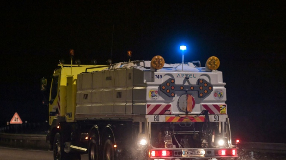 Huit d&eacute;partements du Grand Est restent en vigilance orange neige-verglas, l'Ile-de-France repasse en jaune