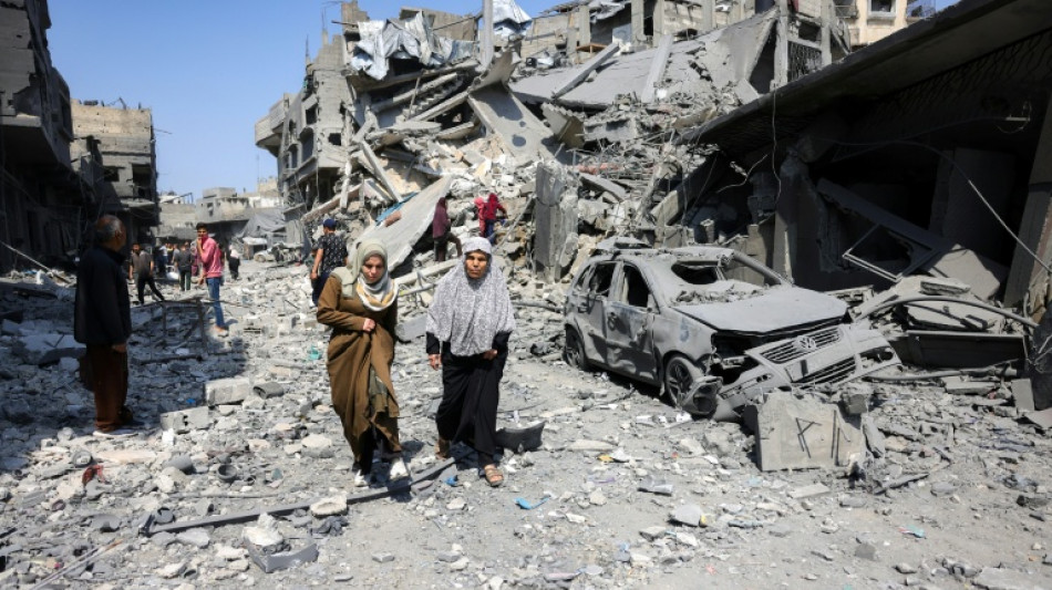 La Defensa Civil de Gaza reporta 13 muertos en bombardeos israel&iacute;es durante la noche
