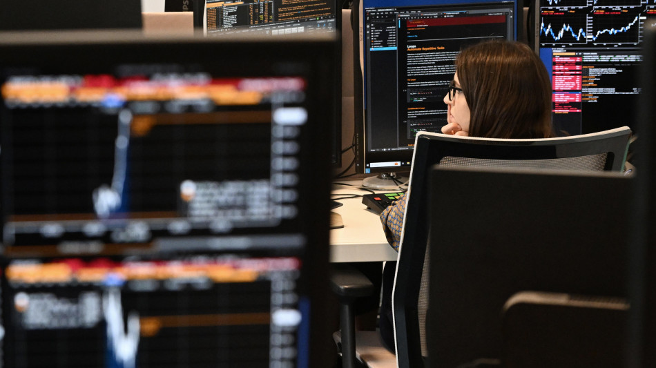 Borsa: l'Europa tenta il recupero nel finale, Milano azzera le perdite