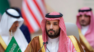 Macron re&ccedil;oit le prince h&eacute;ritier saoudien, qui poursuit sa "r&eacute;habilitation" apr&egrave;s l'affaire Khashoggi