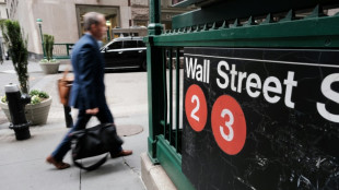 Wall Street termine en baisse, la perspective de baisses de taux s'&eacute;loigne