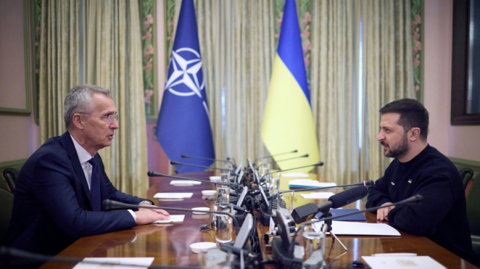 Les alli&eacute;s de l'Ukraine coordonnent leur aide militaire, sous pression de Zelensky