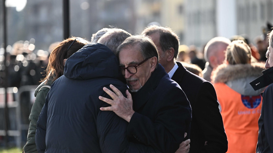 La Russa all'aeroporto di Linate ad accogliere le salme delle vittime di Crans-Montana
