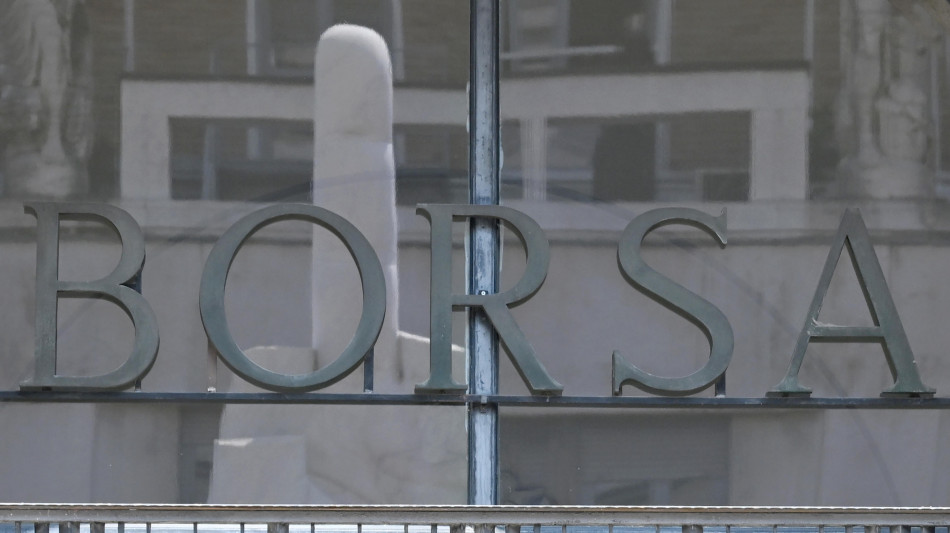 Borsa: Milano chiude in rialzo (+0,7%)