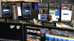 Borsa: l'Europa conferma il calo con i future Usa, wti a 99 dollari