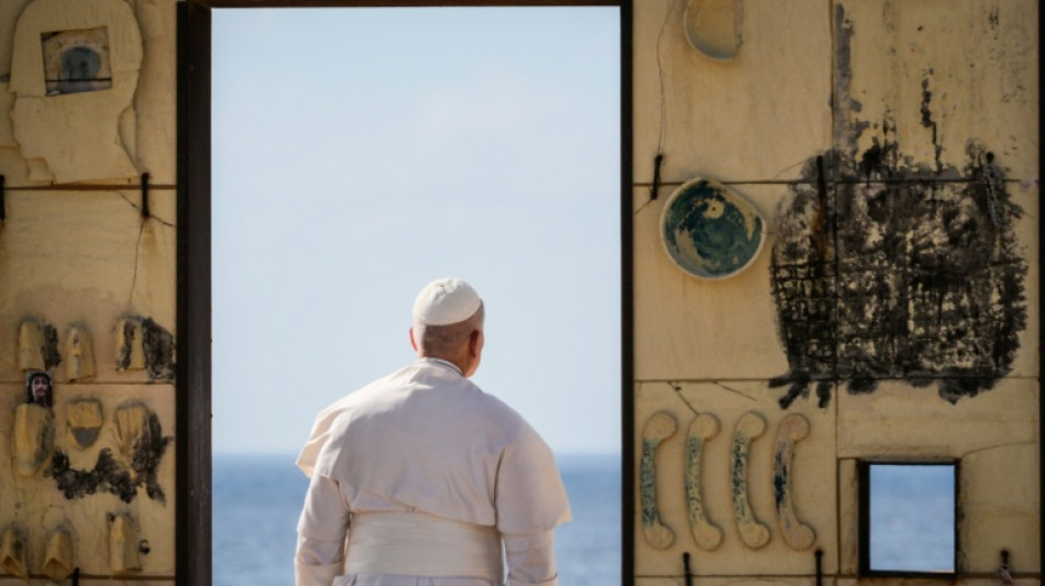 Em visita &agrave; ilha de Lampedusa, papa Le&atilde;o XIV pede que Europa 'proteja' os migrantes