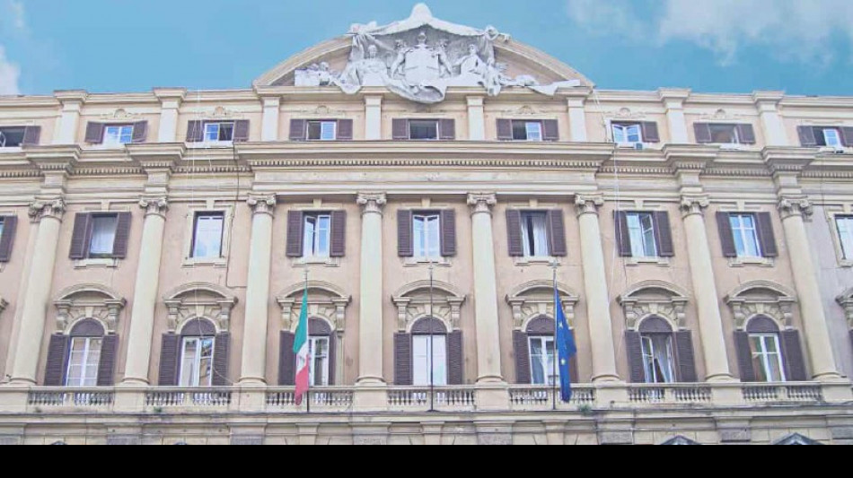 Tesoro colloca 8,5 miliardi di Btp, rendimenti in calo