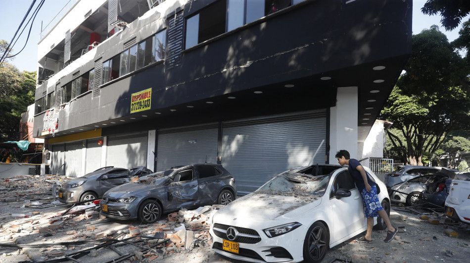 Media, 'almeno 47 morti per il sisma nella Colombia occidentale'
