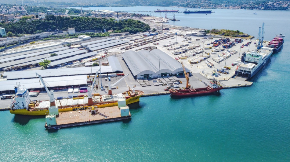 Primo impianto mobile di trattamento acque di zavorra nel porto di Trieste