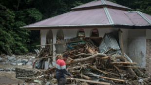 Al menos 34 muertos por inundaciones y corrientes de lava fr&iacute;a en Indonesia