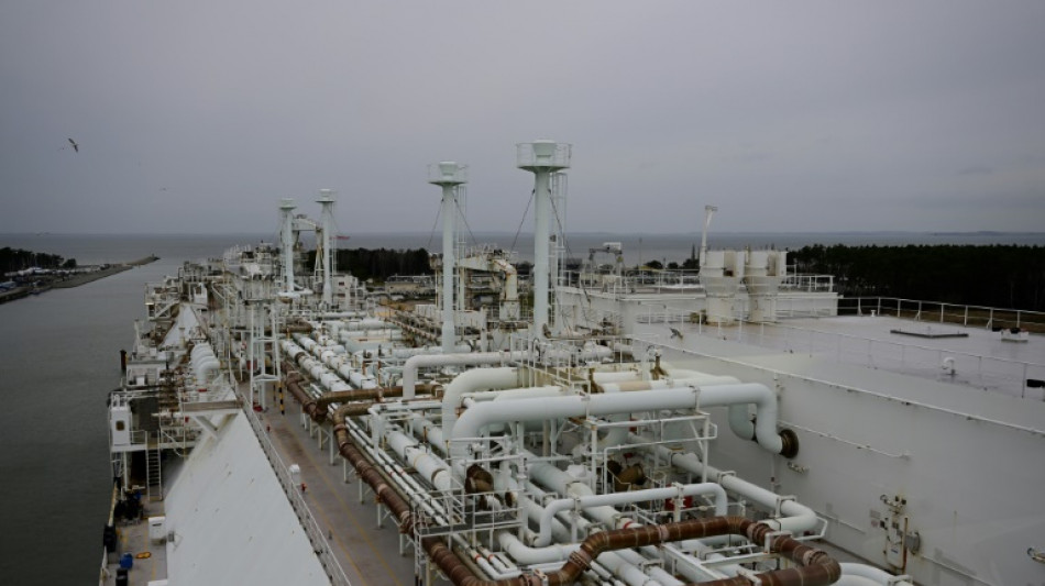 Kabinett beschlie&szlig;t Aufnahme von LNG-Terminal vor R&uuml;gen in Gesetz 