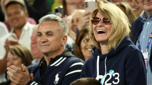 Open d'Australie: le p&egrave;re de Djokovic film&eacute; avec des supporteurs pro-russes