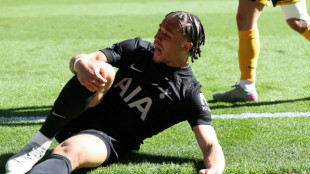Xavi Simons anuncia que est&aacute; fora da Copa do Mundo