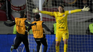 Corinthians vence Estudiantes nos p&ecirc;naltis e vai &agrave;s semifinais da Sul-Americana