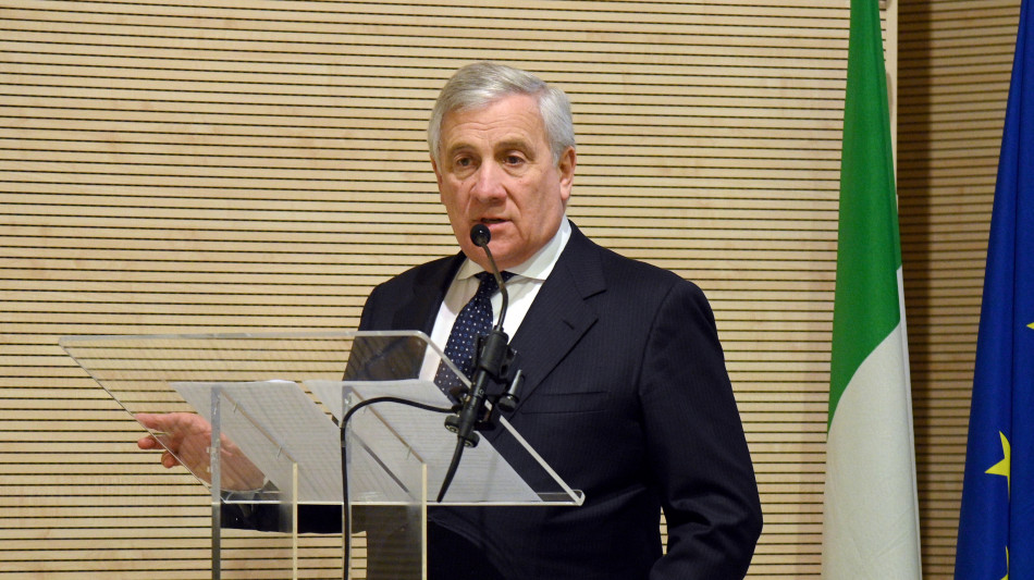 Tajani, sulla manovra incomprensioni nella Lega ma si approver&agrave; in tempo