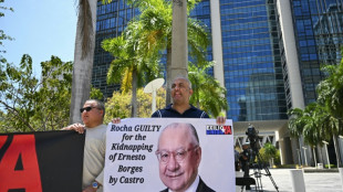 Condenado a 15 a&ntilde;os de prisi&oacute;n exdiplom&aacute;tico de EEUU por espiar para Cuba