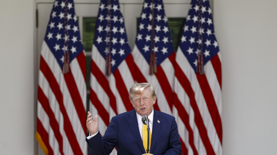 Trump cambia il nome di lago Ontario in lago America, 'ora ci serve un oceano'
