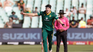 South Africa select 'enforcer' Coetzee for Australia decider