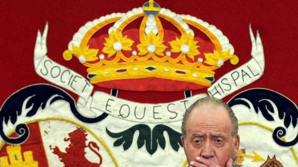 Excluido de los actos oficiales, el rey emérito español celebra 50 años de su coronación