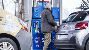 ++ Prezzi dei carburanti in rialzo, diesel ai massimi da un anno ++