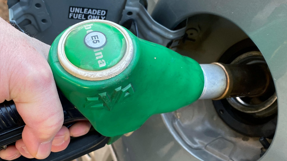 Il petrolio &egrave; in calo a New York a 80,55 dollari